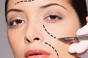 تبدیل دختری به شخصیت کارتونی با جراحی (+عکس)