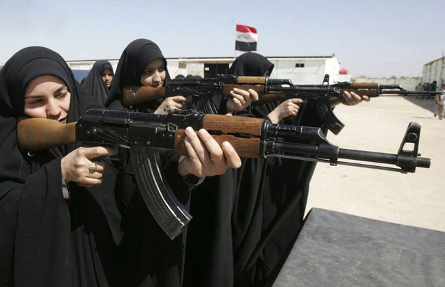 www.irananz.com عکس های دیدنی از زنان نظامی کشورهای مختلف 