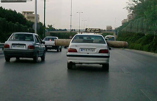 ابتکار خنده دار یک راننده ایرانی در حمل بار!! (تصویری) ، www.irannaz.com